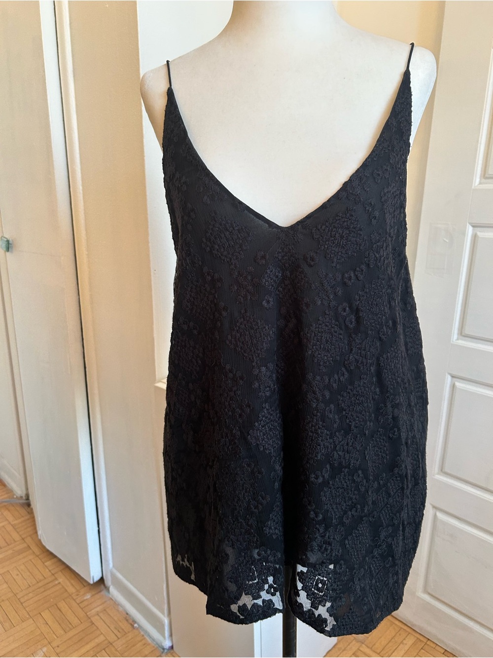 Club Monaco Black Embroidered Sheer Silk Blend Tunic Top Approx M
